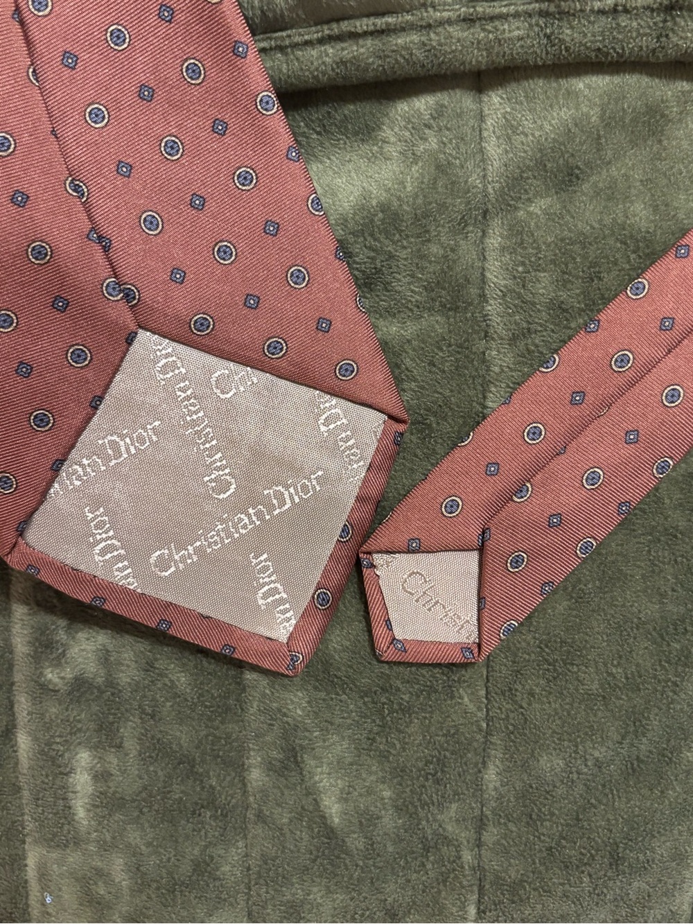 Vintage Christian Dior 100% silk necktie mauve geometric Paris New York designer